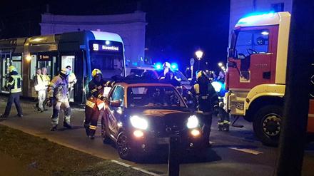 Der Fahrer des Smarts erlitt schwere Verletzungen.