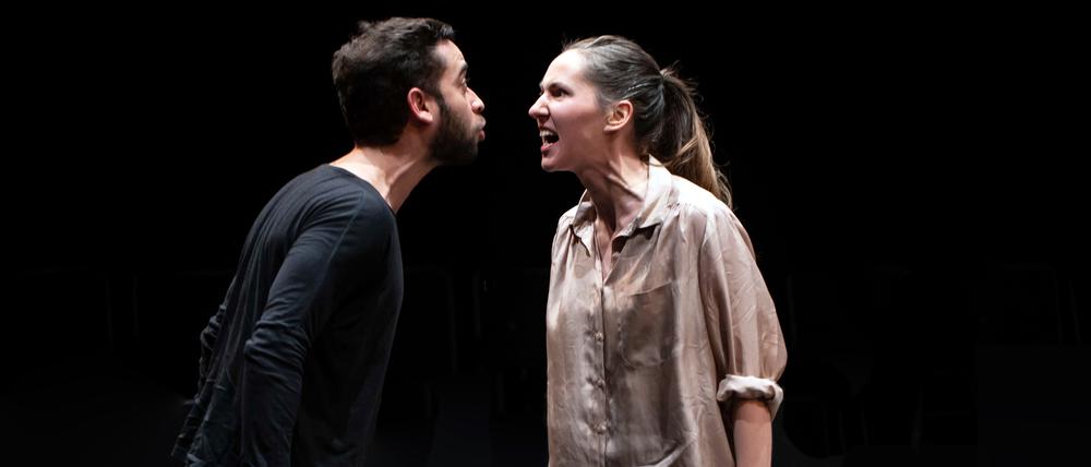 In "Let Us Stay" erforschen Anita Twarowska und Murillo Basso den Zerfall einer liebe.