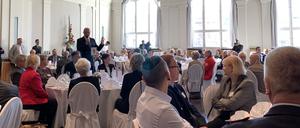 Dietmar Woidke (SPD), Brandenburgs Ministerpräsident, verurteilte Anfeindungen und Angriffe auf Ehrenamtler wie Rettungskräfte oder Schiedsrichter.