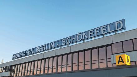 Der BER, der Ende Oktober eröffnen soll, ist für die aktuellen Fluggastzahlen bereits jetzt zu klein.