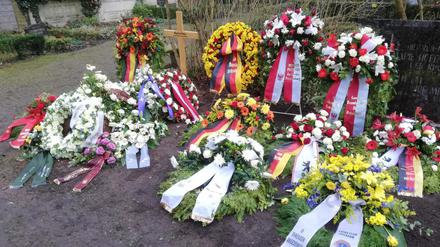 Manfred Stolpe ist am Samstag im Kreis seiner Familie auf dem Friedhof in Bornstedt beigesetzt worden.