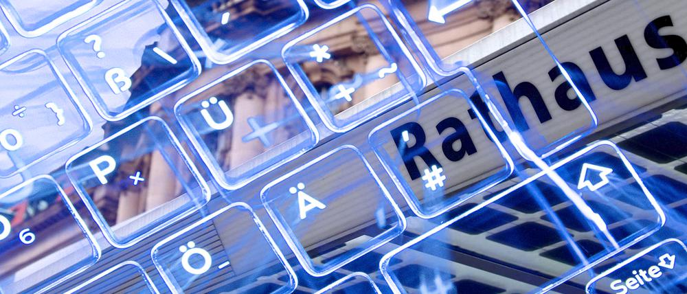 Nach einer Cyber-Attacke auf die Stadtverwaltung Potsdam liegen weite Bereiche im Rathaus brach.