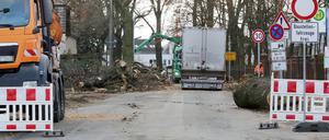 Die Arbeiten an der Ruhlsdorfer Straße in Teltow hatten bereits begonnen, dann wurden sie ausgesetzt.