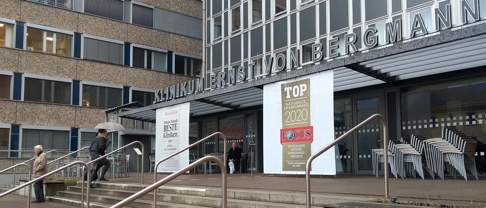 Im Klinikum Ernst von Bergmann ist die 18-jährige Schülerin auf der Isolierstation.