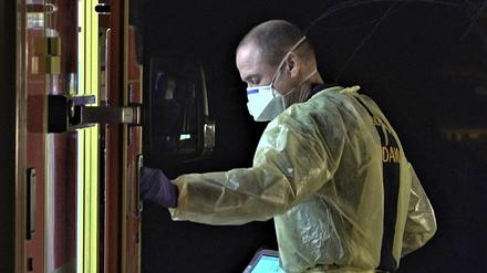 In Potsdam wurde eine Schülerin mit Verdacht auf eine Erkrankung mit dem Coronavirus in ein Krankenhaus gebracht. Am Donnerstag stellte sich heraus: Die 18-Jährige ist nicht infiziert.