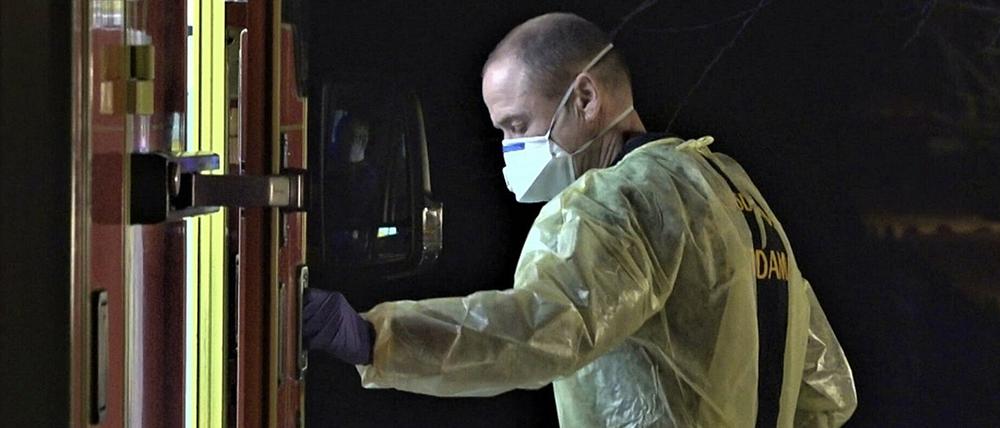 In Potsdam wurde eine Schülerin mit Verdacht auf eine Erkrankung mit dem Coronavirus in ein Krankenhaus gebracht. Am Donnerstag stellte sich heraus: Die 18-Jährige ist nicht infiziert.