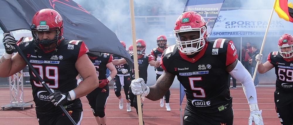 Die Show gehört beim American Football dazu. Wie viel es davon in der neuen Saison bei den Potsdam Royals geben wird, hängt auch von den Baumaßnahmen im Luftschiffhafen ab.
