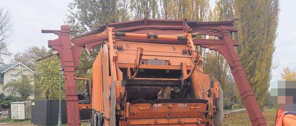 Am 8. November 2019 wurde der repräsentative Holzbogen am Eingang der Matrosenstation „Kongsnæs“ beschädigt.