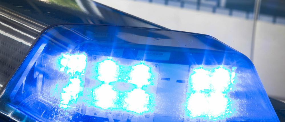 Der Tatverdächtige hat sich gestellt, die Polizei bat darum, dass Foto des Mannes zu löschen.