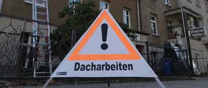 In Stahnsdorf wurden heute bereits erste Reparaturen an den Dächern erledigt.