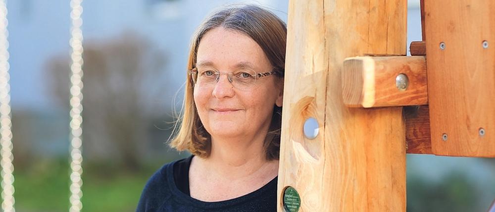 Die Potsdamer Schriftstellerin Grit Poppe schreibt für Leser jedes Alters und liebt es, sich in die verschiedenen Themen einzuarbeiten. 