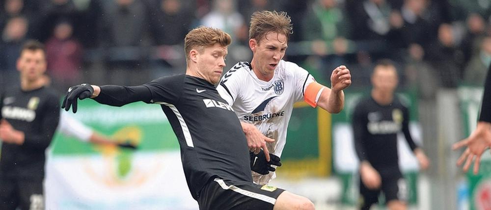 Erfolgreiche Premiere: Beim Heimsieg gegen Chemie Leipzig am Sonntag war Leonard Koch (r.) erstmalig SVB-Kapitän.