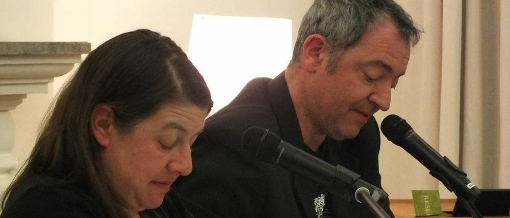 Tilla Kratochwil und Rainald Grebe lesen in der Villa Quandt.