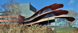 Das Hans Otto Theater in der Schiffbauergasse am Tiefen See.