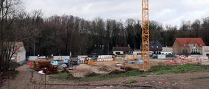 Auf der Baustelle der Bonava in Stahnsdorf ist vor rund einer Woche die Fliegerbombe entdeckt und dann gesprengt worden. 