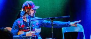 Der Potsdamer Songwriter Freddy Knoerre lobt den "Isoliga"-Liederwettbewerb aus.