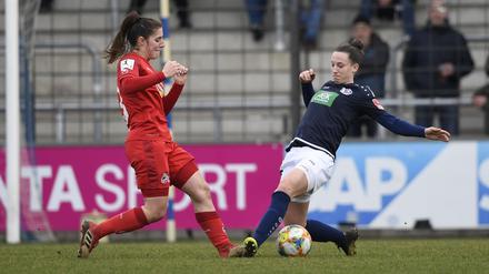 Gegen Wolfsburg muss das Turbine-Team um Sara Agrez (r.) Kampfqualitäten beweisen. 