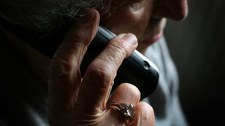 Betrüger suchen im Telefonbuch gezielt nach älter klingenden Vornamen.
