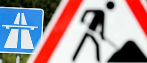 Auf Grund von Arbeiten an Verkehrssicherungselementen wie Schildern, Baken und Markierungen gibt es Einschränkungen auf der A10 und der A115.