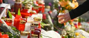 Gedenken an die Opfer des Attentats von Hanau auf dem dortigen Marktplatz.