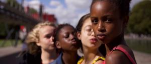 Die elfjährige Amy (Fathia Youssouf) in "Mignonnes".
