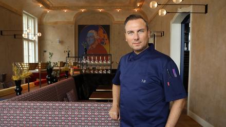 Der Berliner Sterne-Koch Tim Raue im Restaurant "Villa Kellermann".