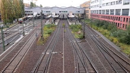 Am Wochenende fahren weder S-Bahnen noch Regionalzügen vom Potsdamer Hauptbahnhof in Richtung Berlin.