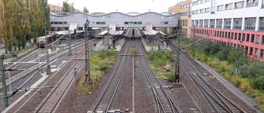 Am Wochenende fahren weder S-Bahnen noch Regionalzügen vom Potsdamer Hauptbahnhof in Richtung Berlin.