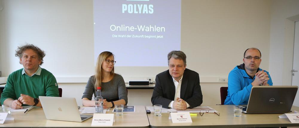 Pressekonferenz der Gemeinde Stahnsdorf zu den Ergebnissen der Online-Umfrage über die Zukunft des ehemaligen Speisen-Restaurants "Waldschänke".
