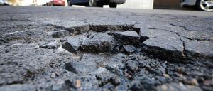 Straßenschäden sollen in Brandenburg verschwinden.
