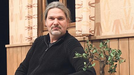 Der Regisseur Marc Becker trotzt Smartphones.