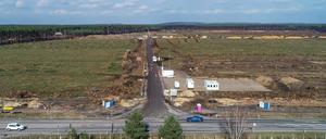 Blick auf das Gelände in Grünheide, auf dem die Fabrik entstehen soll.