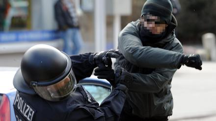 2786 Brandenburger Polizisten wurden im vergangenen Jahr Opfer von Straftaten. 1359 Fälle von Gewalt gegen Beamte wurden registriert.