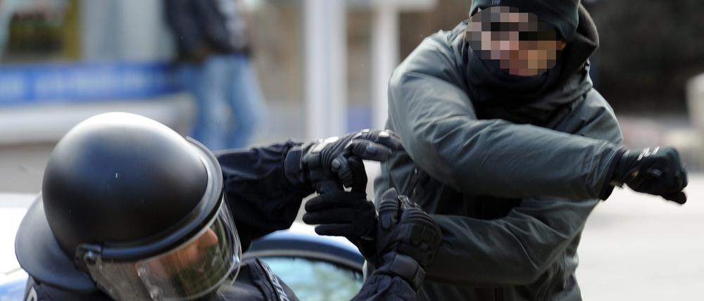 2786 Brandenburger Polizisten wurden im vergangenen Jahr Opfer von Straftaten. 1359 Fälle von Gewalt gegen Beamte wurden registriert.
