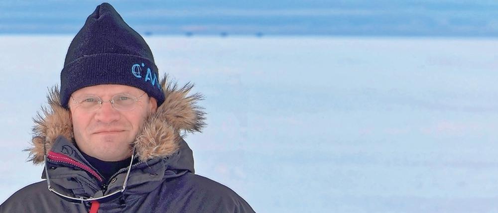 Markus Rex wartet auf den Flug zur „Polarstern“.