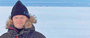 Markus Rex wartet auf den Flug zur „Polarstern“.
