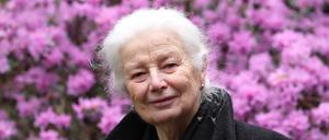 Helga Schütz erzählt feingesponnene Geschichten aus dem Reich der Botanik. 