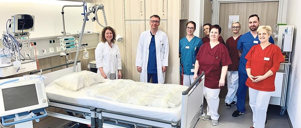 Vorbereitung. Das St. Josefs-Krankenhaus richtet eine Isolierstation für Coronapatienten ein. Unter der Ärztlichen Leitung von Chefärztin Gesine Dörr und Chefarzt Torsten Schulze will man die Lage meistern.