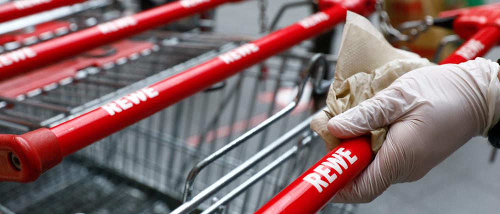 Auch in Supermärkten wird derzeit noch mehr auf Hygiene geachtet.