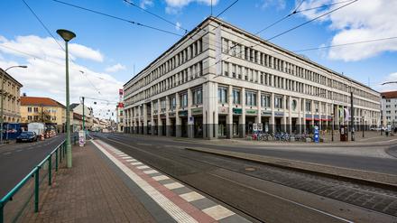 Ab Montag dürfen Straßen, Plätze und Parks nur noch in Ausnahmefällen betreten werden.