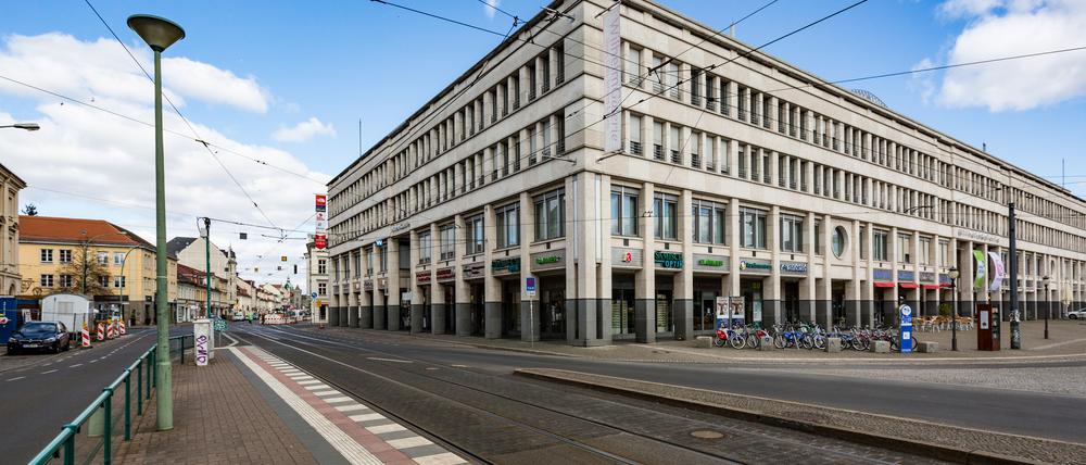 Ab Montag dürfen Straßen, Plätze und Parks nur noch in Ausnahmefällen betreten werden.