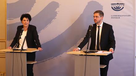 Pressekonferenz zur aktuelle Corona-Lage  am 1. April mit Gesundheitsdezernentin Brigitte Meier und OB Mike Schubert.