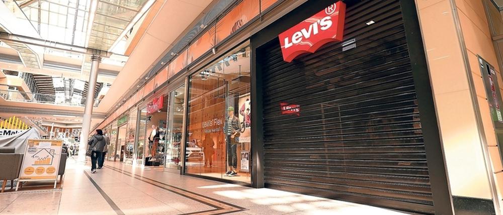 Alles zu. Die Einbußen für die Wirtschaft dürften enorm werden, schätzt Volkswirt Heinemann.