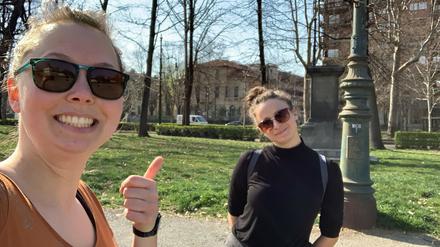 Die Potsdamer Studentin Carla Magnanimo (r.) mit ihrer Kommilitonin Janina Däuwel.