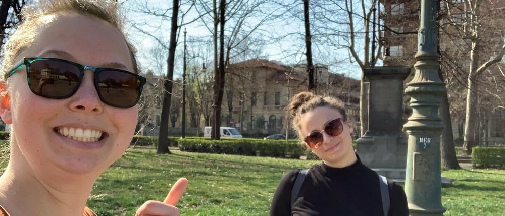 Die Potsdamer Studentin Carla Magnanimo (r.) mit ihrer Kommilitonin Janina Däuwel.