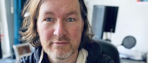 Sven Stricker ist Autor und freier Wortregisseur in Potsdam.