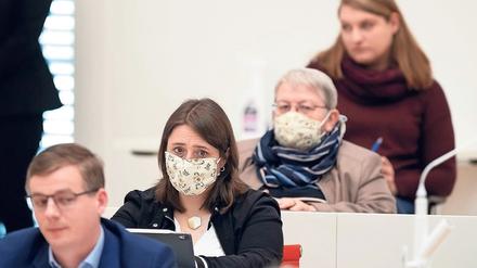 Distanz hat im Miteinander nun Priorität, wie hier im brandenburgischen Landtag.