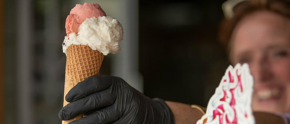 Eis kann auch derzeit genossen werden.