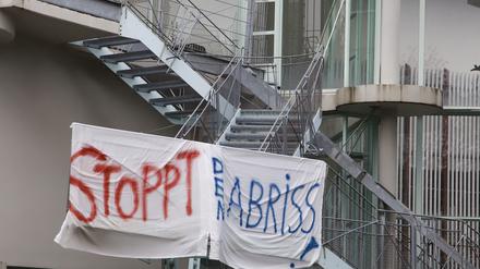 Eine Bürgerinitiative will den Kopfbau der Nutheschlange erhalten.