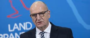 Brandenburgs Ministerpräsident Dietmar Woidke (SPD) spricht über weitere Maßnahmen zur Eindämmung des Coronavirus.